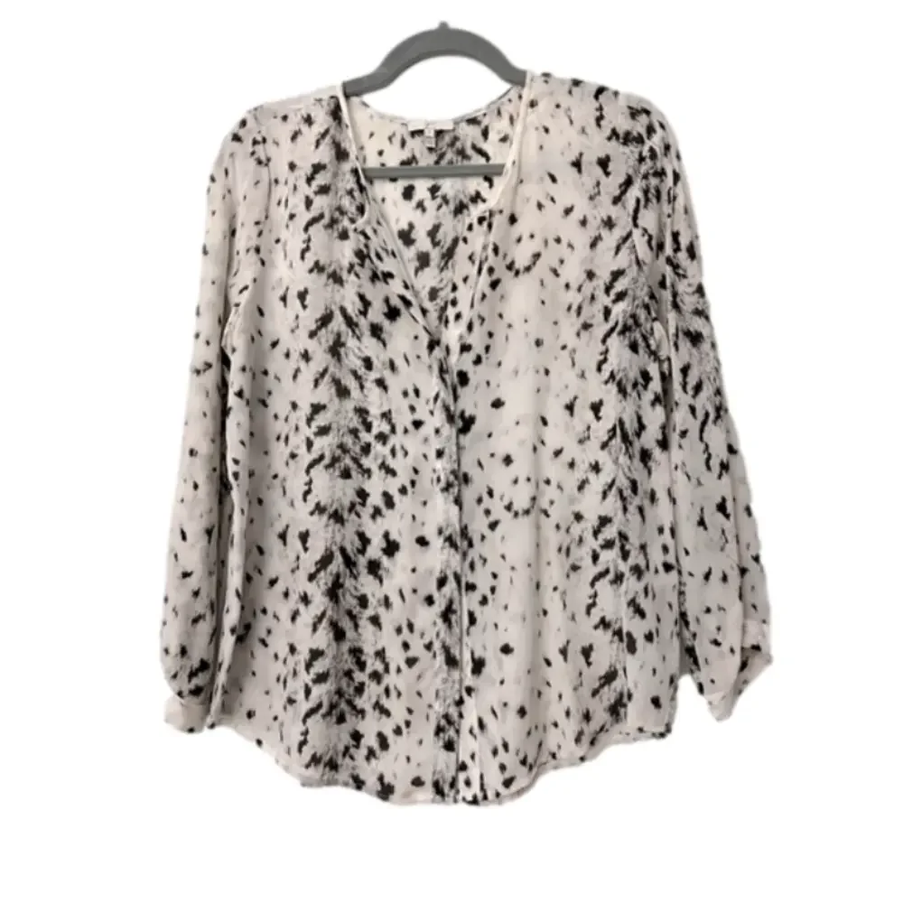 Joie Snow Leopard Print Silk Purine Blouse in New Moon, Size Small - Picture 5 of 9